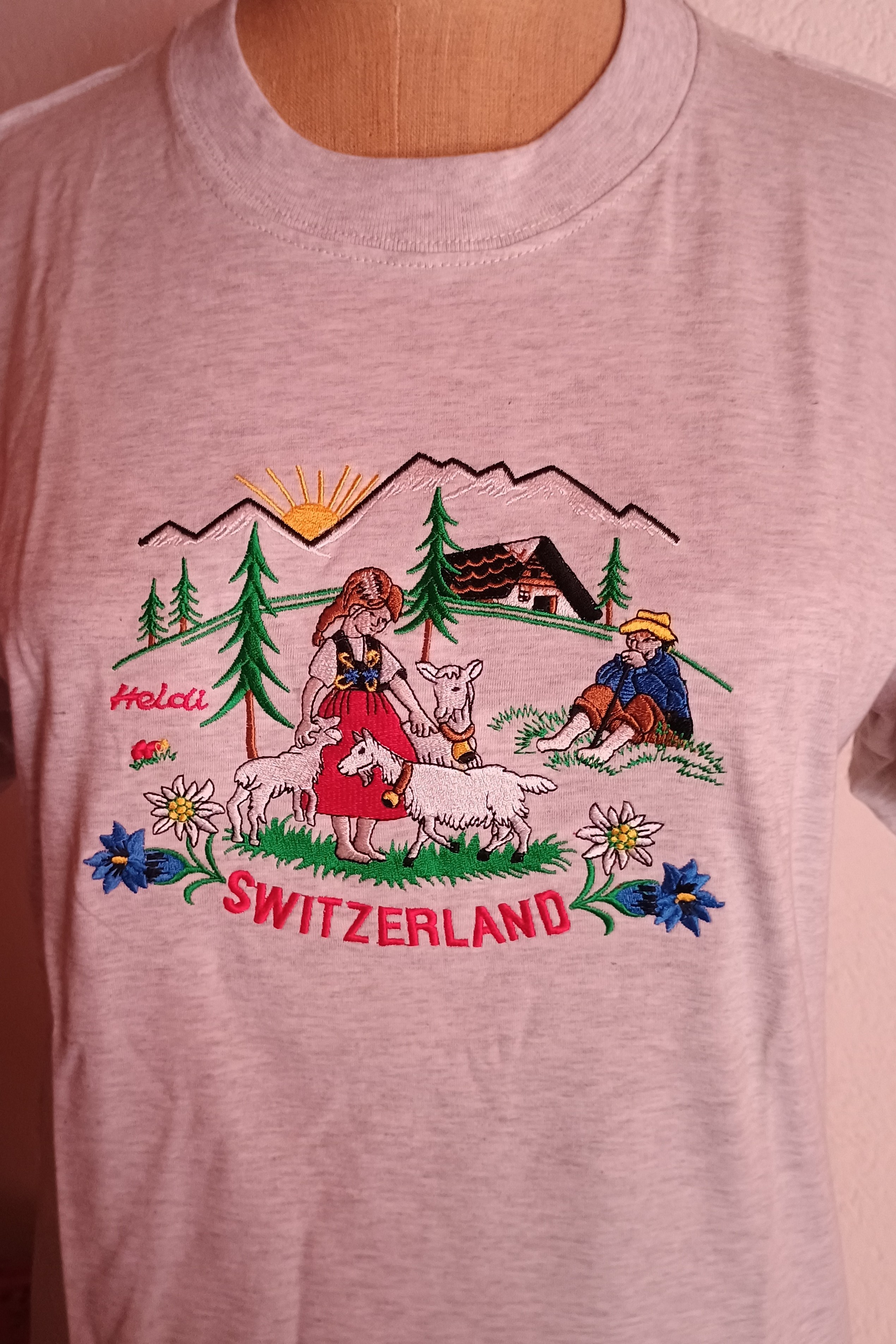 Heidi Shirt Kind, div. Farben & Grössen.  AUSVERKAUF 20%