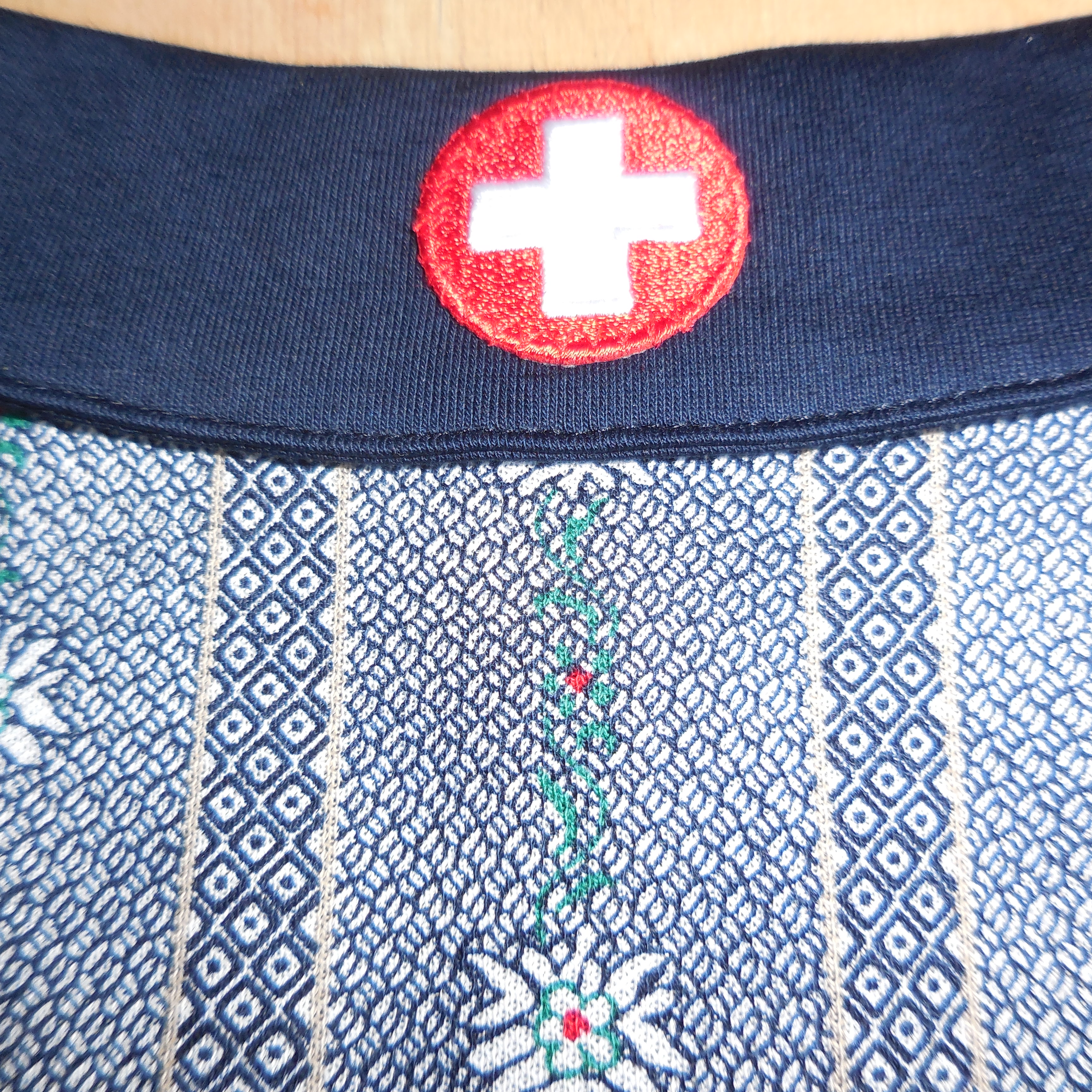 Edelweiss Polo Shirt hellblau, ISA Schweiz