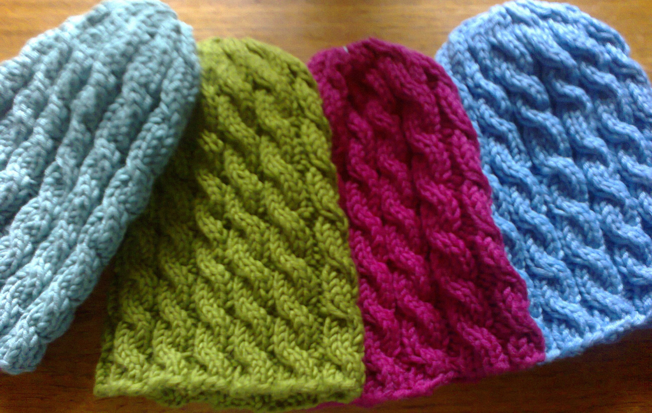 Kappe / Mütze mit Zopfmuster, Merino, handgestrickt, 10%