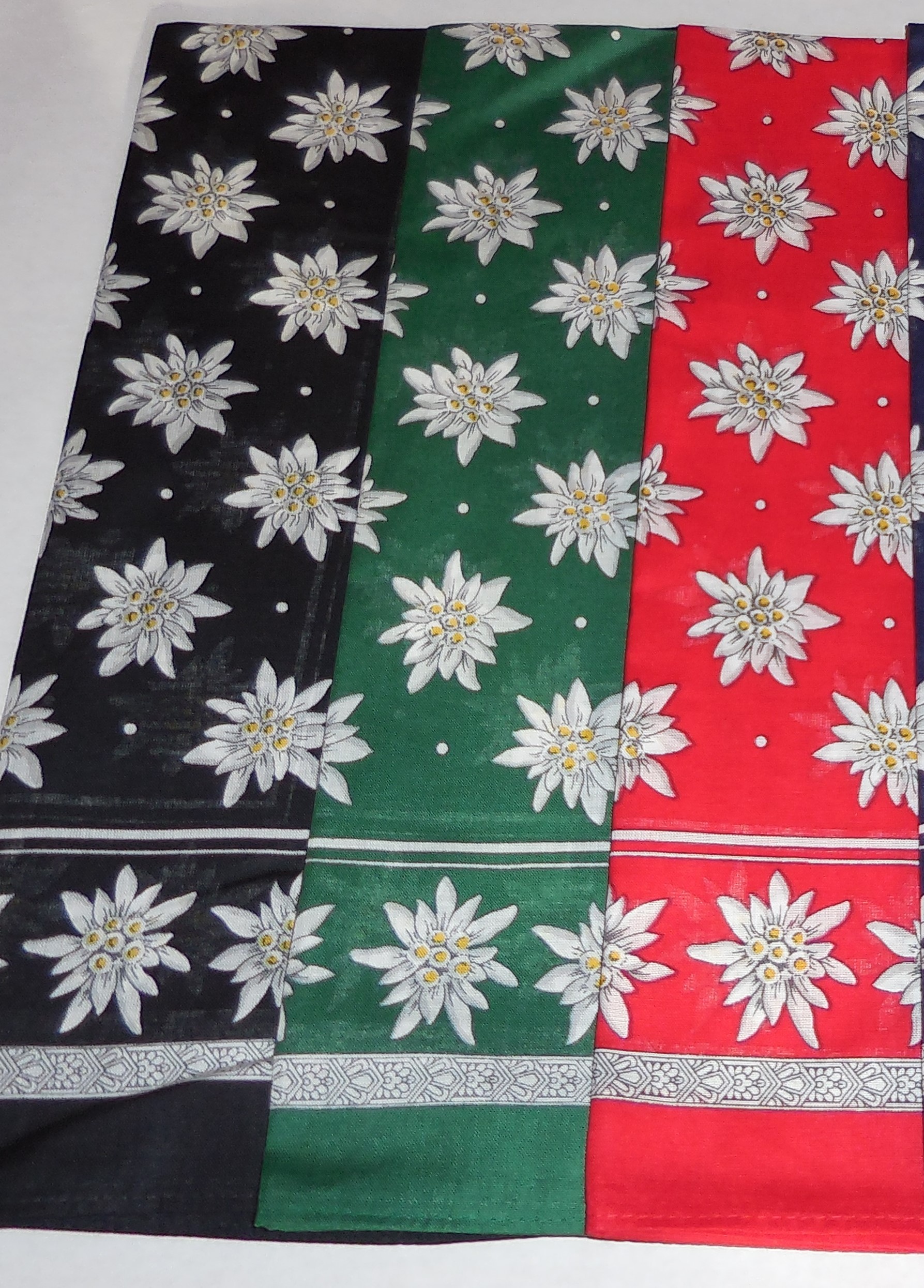 Foulard mit Edelweiss, 70x70cm, div. Farben